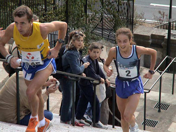 Montée des marches de la Butte Ste Anne